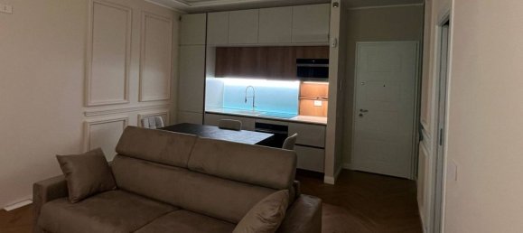 Квартира с 1 спальней в Бергамо, Италия № 380808 2