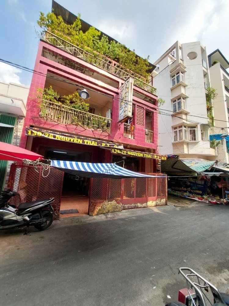 161m² Townhouse in District 5, Vietnam No. 19393
