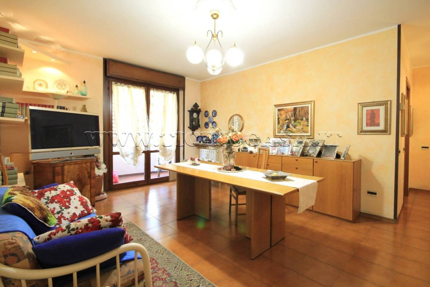 2 Schlafzimmer Wohnung in Magenta, Italy, Nr. 258211