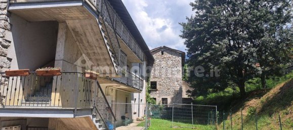3 bedrooms Apartment in Sant'Omobono Terme, Italy No. 250894 2