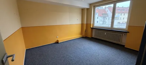 Здание с 45 комнатами в Hildesheim, Германия № 371802 13