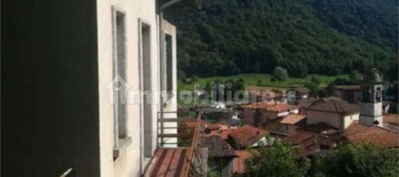 3 bedrooms Villa in Valbrona, Italy No. 2835 5