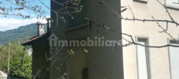 3 bedrooms Villa in Valbrona, Italy No. 2835 4