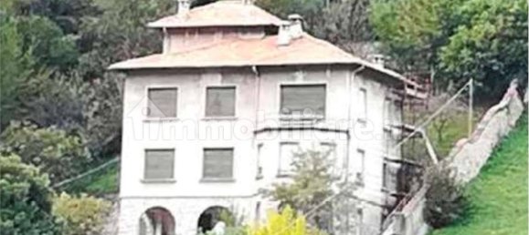 3 bedrooms Villa in Valbrona, Italy No. 2835 3