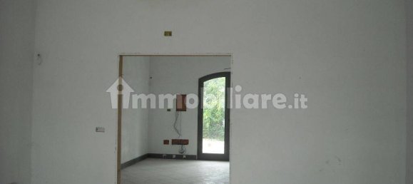 Almacén de 1 habitación en Lucca, Italy No. 135116 13