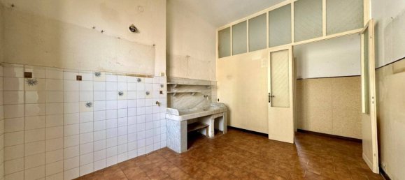 3 bedrooms Apartment in Genoa, Italy No. 105555 6