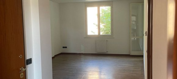 Квартира с 5 комнатами в Сассари, Италия № 88259 5