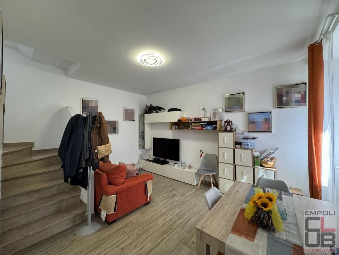 4 غرف نوم منزل في Calenzano, Italy رقم 376283