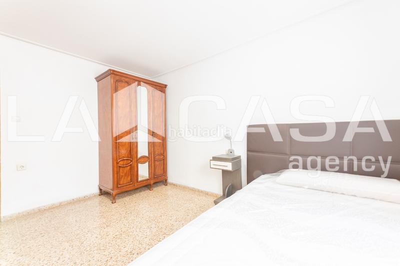 4 bedrooms Apartment in Valencia, Spain No. 241858