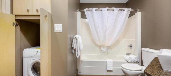 2 bedrooms House in British Columbia, Canada No. 1271 12