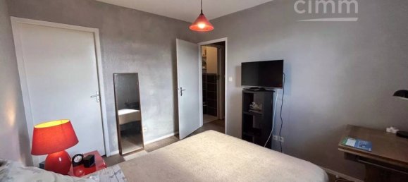 Studio à Saint-Maurice-l'Exil, France No. 320149 6