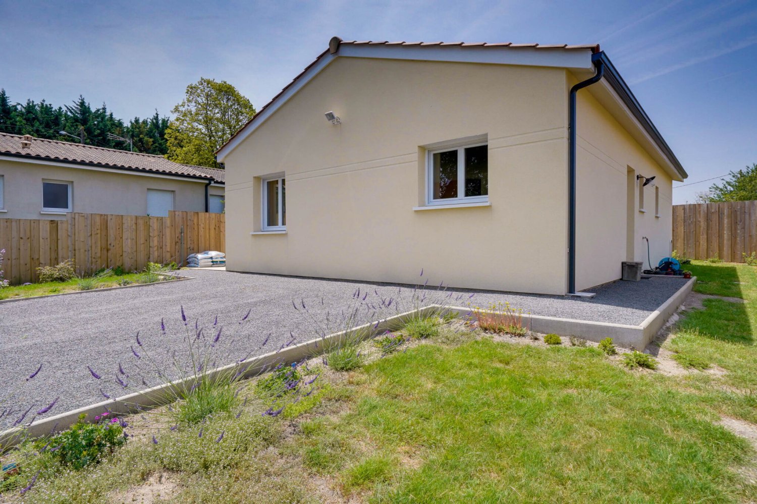 3 chambres Maison à Montlieu-la-Garde, France No. 286296