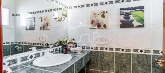 3 bedrooms House in Canico, Portugal No. 118301 4