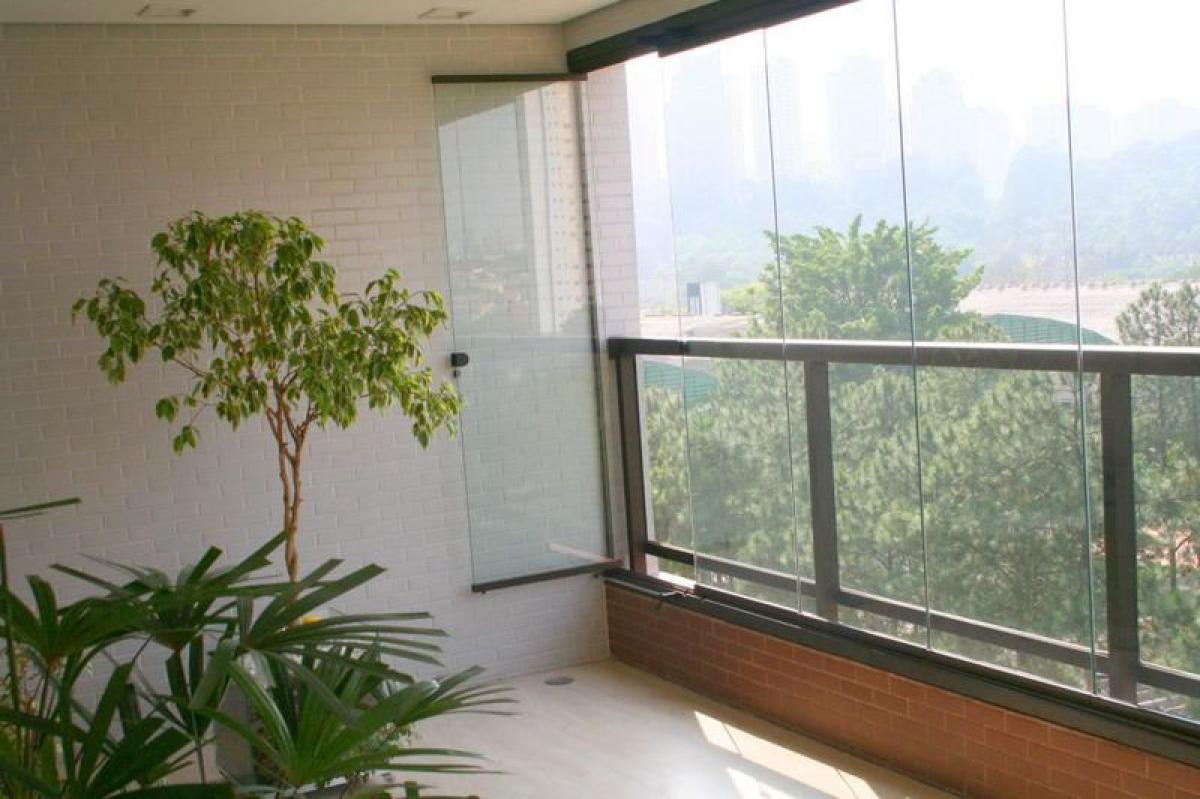 Apartamento de 3 dormitorios en Sao Paulo, Brazil No. 467164