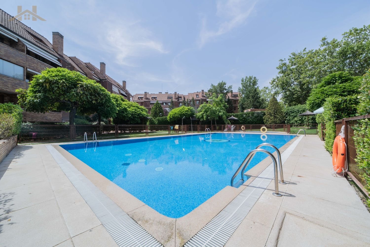 5 bedrooms Duplex in Pozuelo de Alarcon, Spain No. 254857