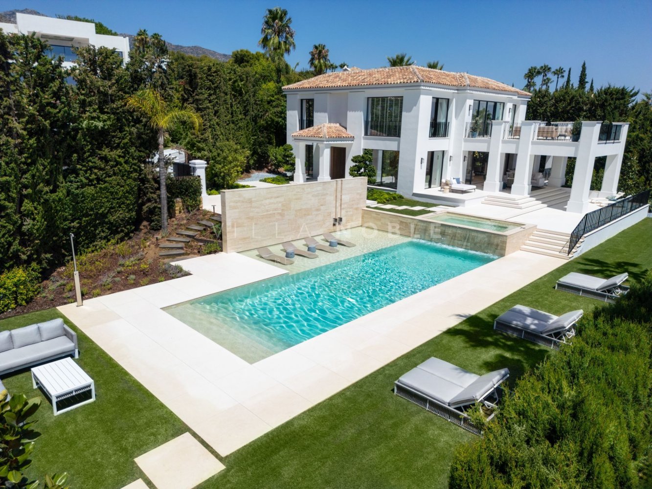 6 bedrooms Villa in Marbella, Spain No. 131000