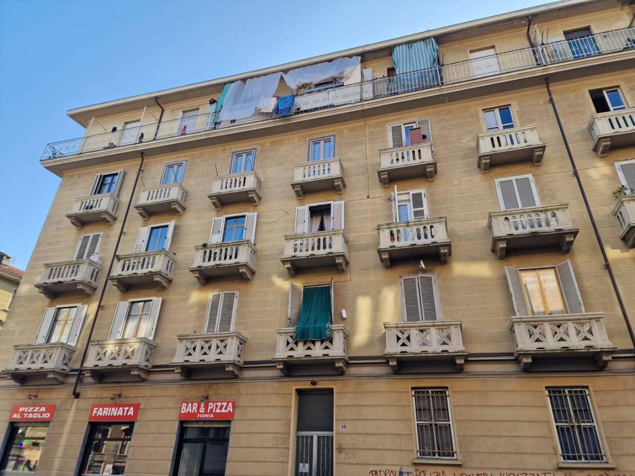 Apartamento de 2 habitaciónes en Turin, Italy No. 144119