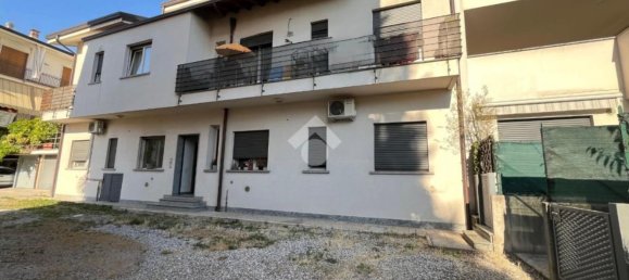 2-salle Appartement à Giussano, Italy No. 271921 22