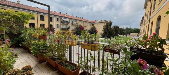 2 bedrooms Apartment in Milan, Italy No. 335987 9