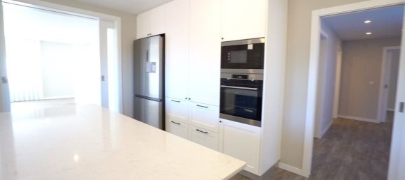 4 bedrooms Villa in Marinha Grande, Portugal No. 209023 20