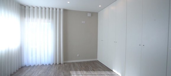 4 bedrooms Villa in Marinha Grande, Portugal No. 209023 3