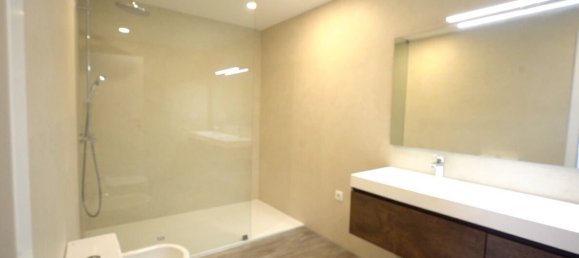 4 bedrooms Villa in Marinha Grande, Portugal No. 209023 2