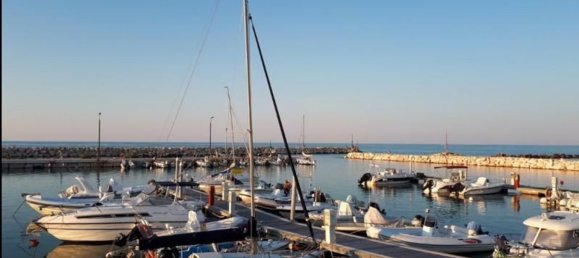 7-salle Appartement à Gissi, Italy No. 238325 2