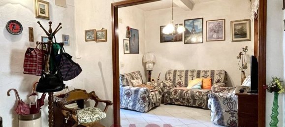 5 rooms Apartment in Montescudaio, Italy No. 145359 6