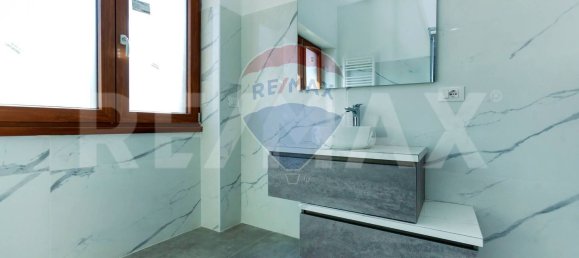 2 rooms Apartment in Rome, Italy No. 7531 20