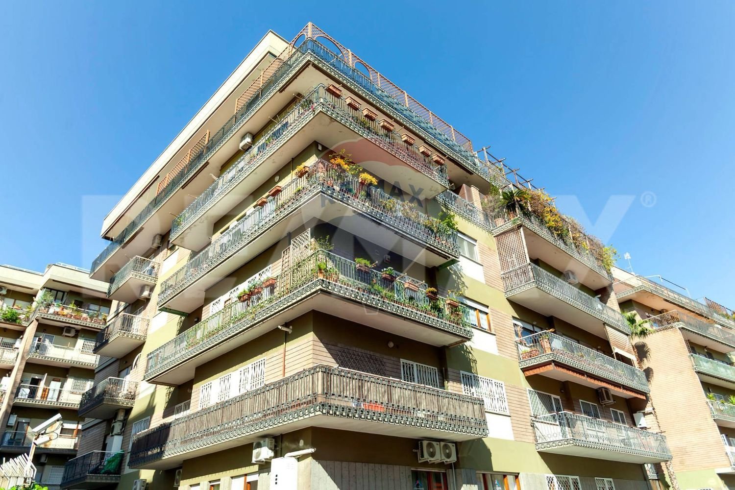 2 rooms Apartment in Rome, Italy No. 7531