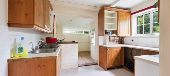 3 Schlafzimmer Haus in Epsom, United Kingdom, Nr. 9688 4