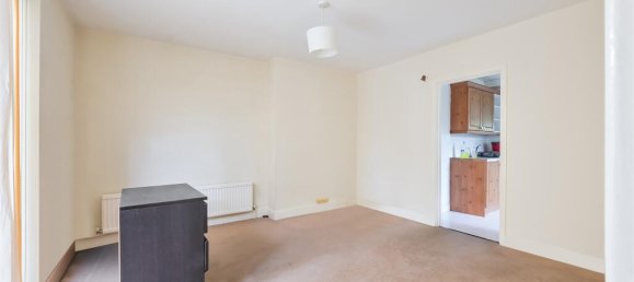 3 Schlafzimmer Haus in Epsom, United Kingdom, Nr. 9688 3