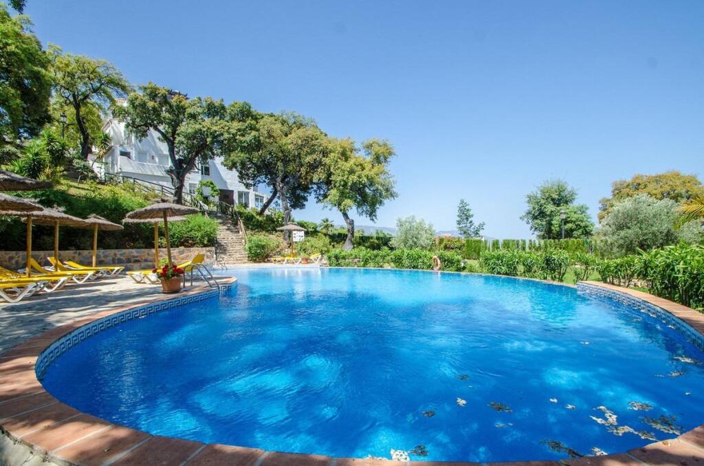 3 bedrooms Apartment in Ojen, Spain No. 276652