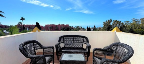 3 bedrooms Apartment in Estepona, Spain No. 185295 2