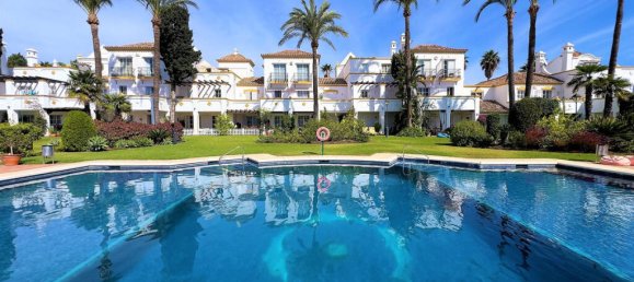 3 bedrooms Apartment in Estepona, Spain No. 185295 9