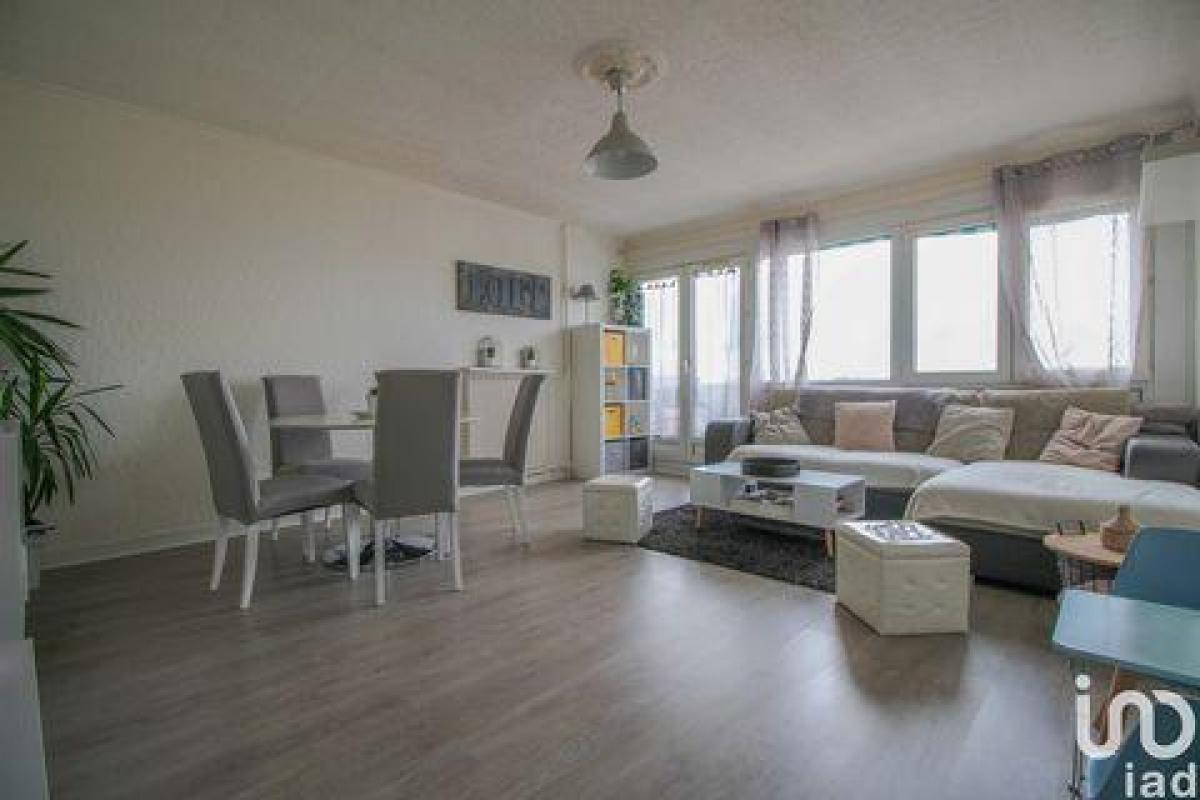 3 bedrooms Condo in Bihorel, France No. 23818