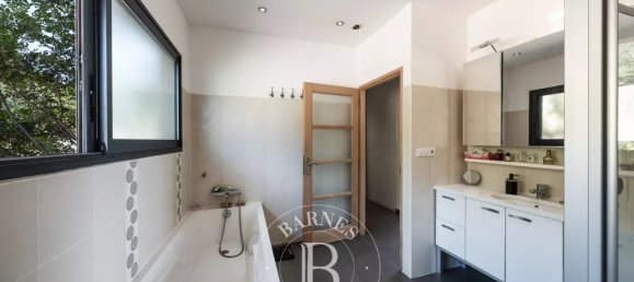 3 bedrooms Villa in Pietrosella, France No. 322949 11