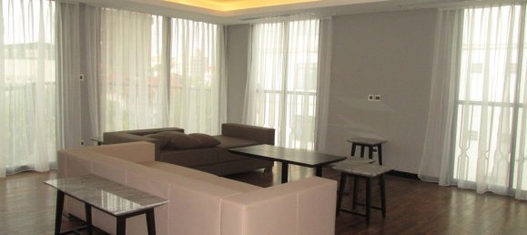 3 bedrooms Apartment in Hoan Kiem, Vietnam No. 3982 2