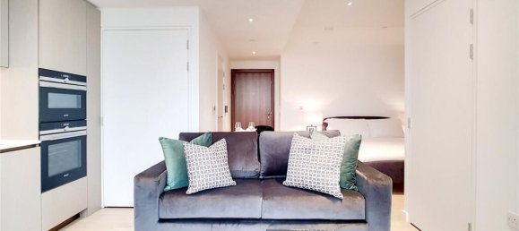 Studio in London, United Kingdom No. 8264 4