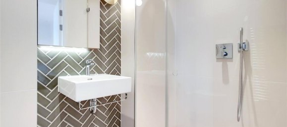 Studio in London, United Kingdom No. 8264 9