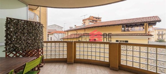 Квартира с 5 комнатами в Новара, Италия № 13284 2