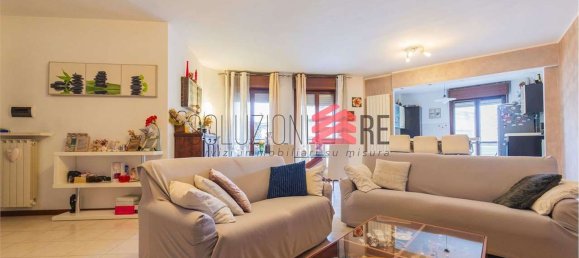 Квартира с 5 комнатами в Новара, Италия № 13284 3