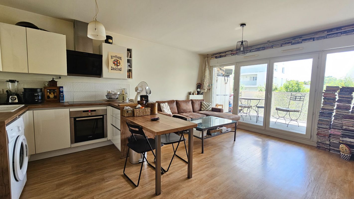 Apartamento de 2 dormitorios en Choisy-le-Roi, France No. 292993