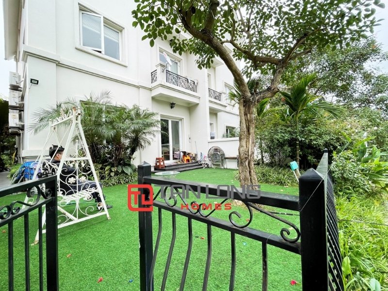 Вилла с 5 спальнями в Лонгбьен, Вьетнам № 547