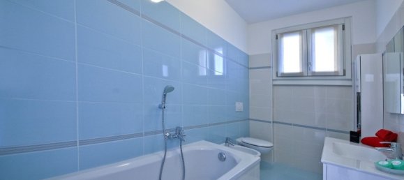 5 bedrooms Villa in Menaggio, Italy No. 55895 11