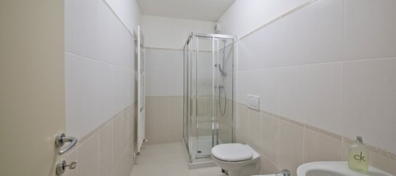 5 bedrooms Villa in Menaggio, Italy No. 55895 4