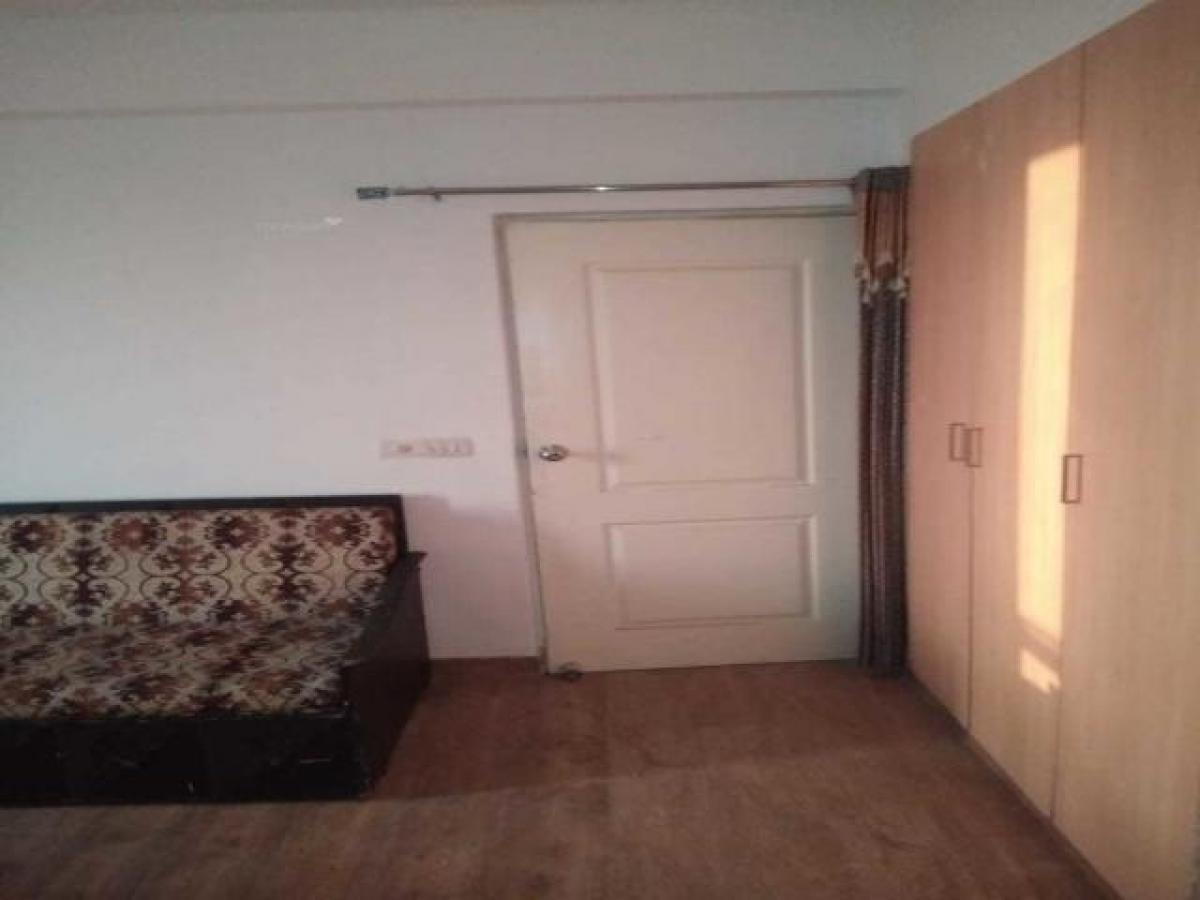 2 bedrooms House in Faridabad, India No. 20837