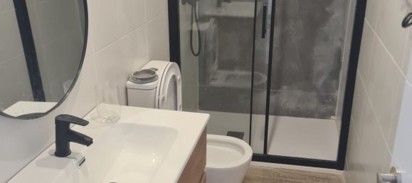 Apartamento de 3 dormitorios en Madrid, Spain No. 167442 8