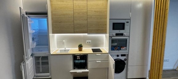 Apartamento de 3 dormitorios en Madrid, Spain No. 167442 2
