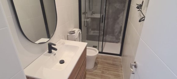 Apartamento de 3 dormitorios en Madrid, Spain No. 167442 10